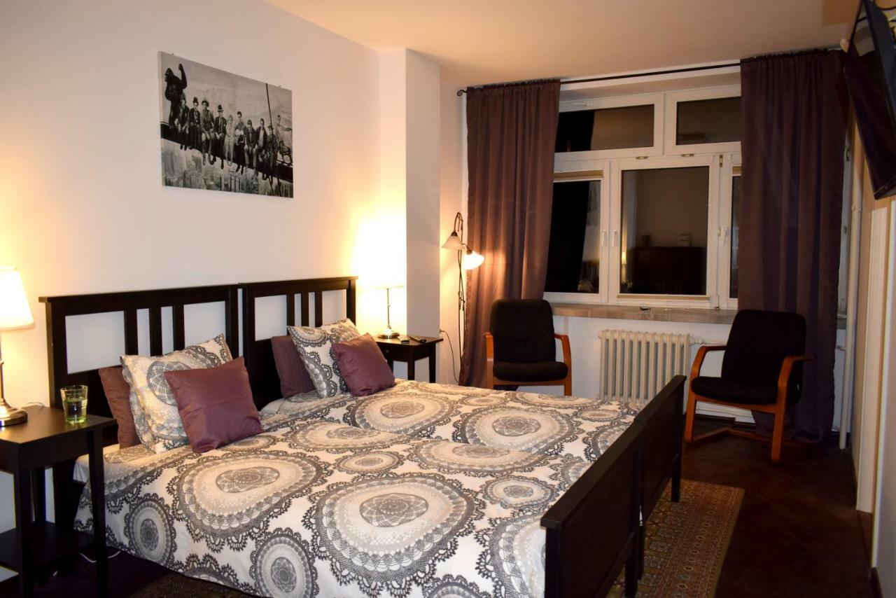 Fiesta Apartament Varsovie Extérieur photo